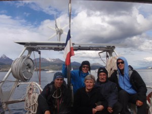 Ushuaïa, Argentina. Daniel et Joëlle nous invitent à bord de leur superbe voilier en aluminium de 14m de long. C'est à bord de "Ocean Respect" que nous allons partir en Antarctique... Merci, merci, merci....