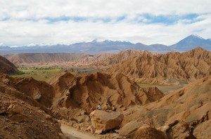 Vue sur la chaîne de montagne nous séparant de la Bolivie. Plus pour longtemps...