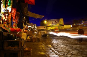 La Paz, ville animée: marchés en tous genres, trafic dense, bars sympas, boîtes de nuits. Nous profitons bien de notre longue pause à La Paz pour ses avantages de capitale
