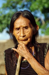 Joanna, de son nom portugais, est la doyenne de la communauté indienne « Tupiguarani Tenharin» que nous avons rencontré sur la route et qui nous a accueillis deux nuits. Elle a bien un nom dans la langue locale, le Tupiguarani, mais assez complexe et nous ne nous en souvenons plus…