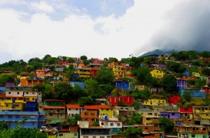 Ces jolies couleurs pourraient abriter un quartier chaud, proche de Caracas, une des 10 villes les plus dangereuses du monde. Le Venezuela n'est pas un pays sûr.