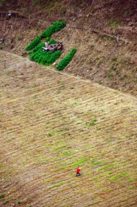 A l'aplomb d'un sommet, nous avons une vue superbe sur les paysans colombiens