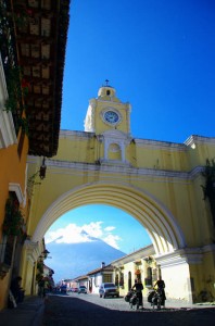 La ville touristique d’Antigua Guatémala, très bien conservée, est remplie d'architecture coloniale et vaut largement le détour.