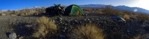 Nous avons trouvé ce spot pour installer nos tentes et passer une nuit froide avant d’entamer la dernière partie de cette traversée de Death Valley .