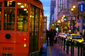Les "cable cars" de San Francisco sont utilisés dans la ville depuis 1873 ! Voir ces pièces de collection se balader dans la ville toute la journée fait partie de l'expérience San Francisco.