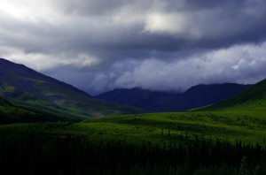 Les montagnes de l'Arctique en l'Alaska