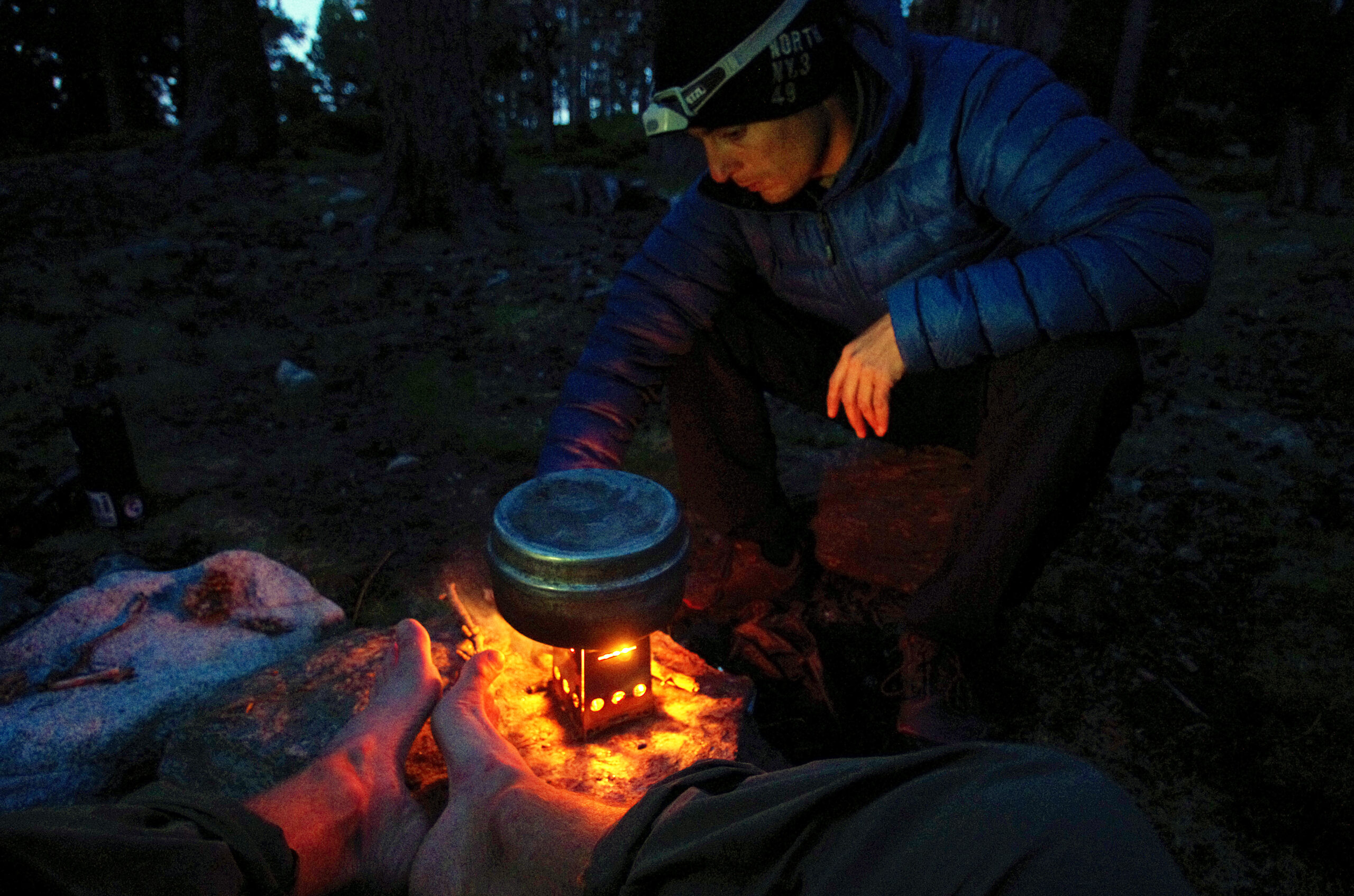 Morgan Monchaud au bivouac lors de la traversée des Pyrénées en Marche et Vol